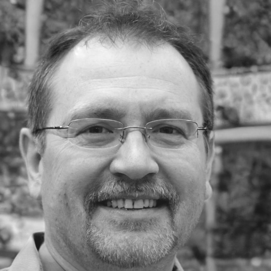 Carlos Mendoza, consultor financiero